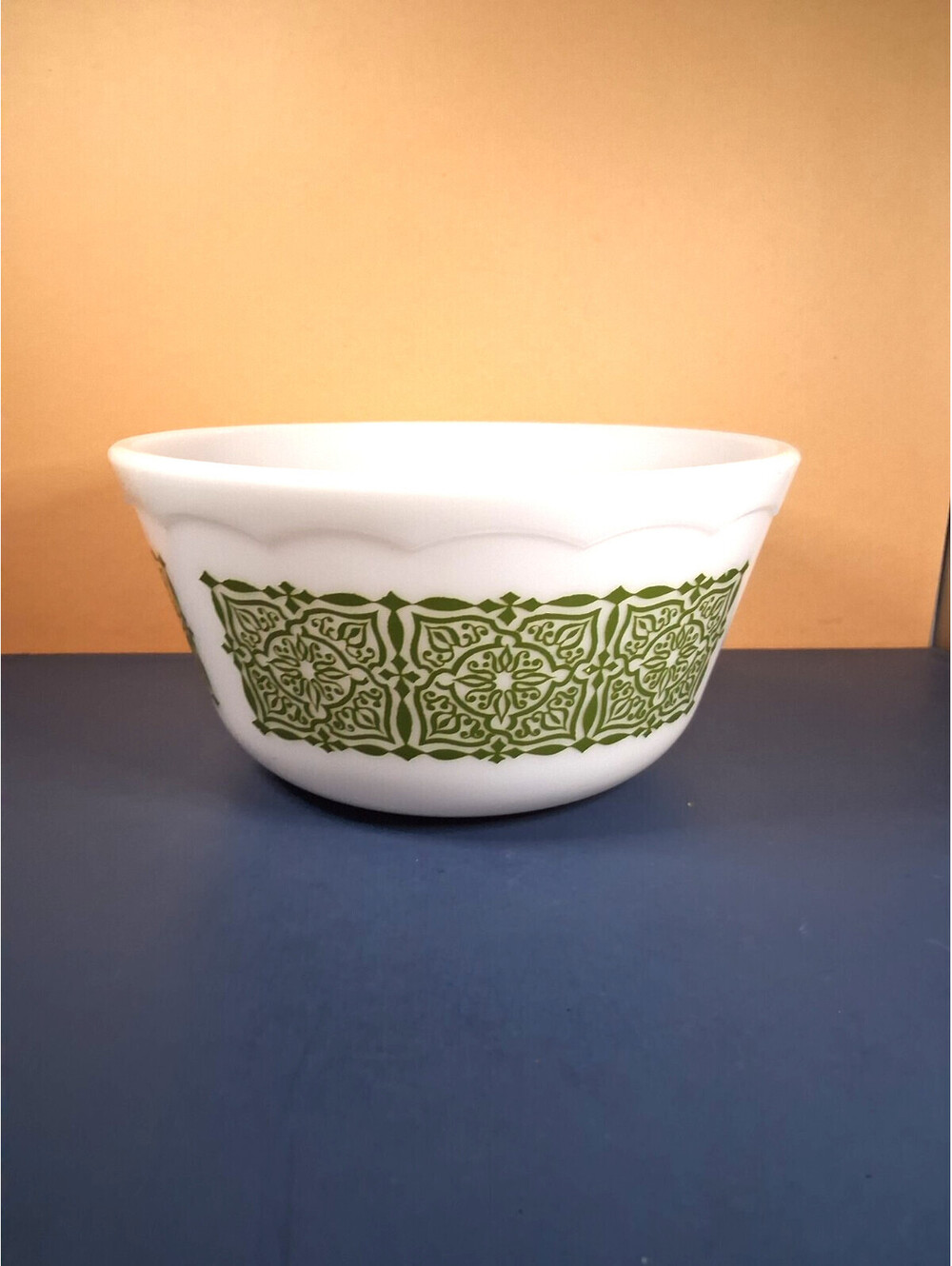 Vintage Hazel Atlas Milk Glass Mixing Bowls Set of 3 Green Geometric Pattern - Picture 7 of 11